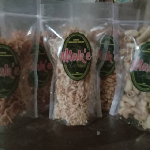 

Aneka Snack Mie kremes pedes mie kremes ORI, makaroni pedes makaroni ORI dan makaroni spiral Mak'e