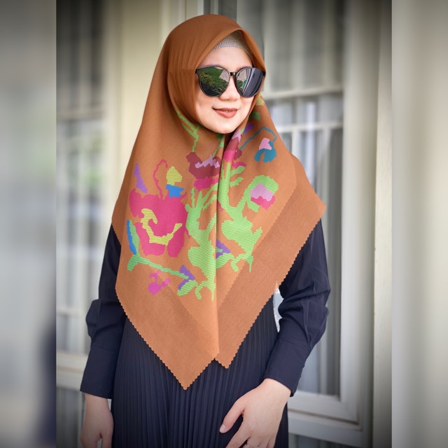 Jilbab Etnik Lagosi in Brown