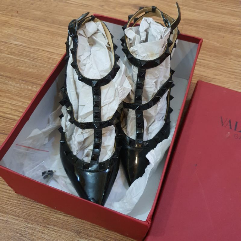 PRELOVED PL SECOND 2ND HEELS VALENTINO 1:1 HITAM ROCKSTUD SIZE 39