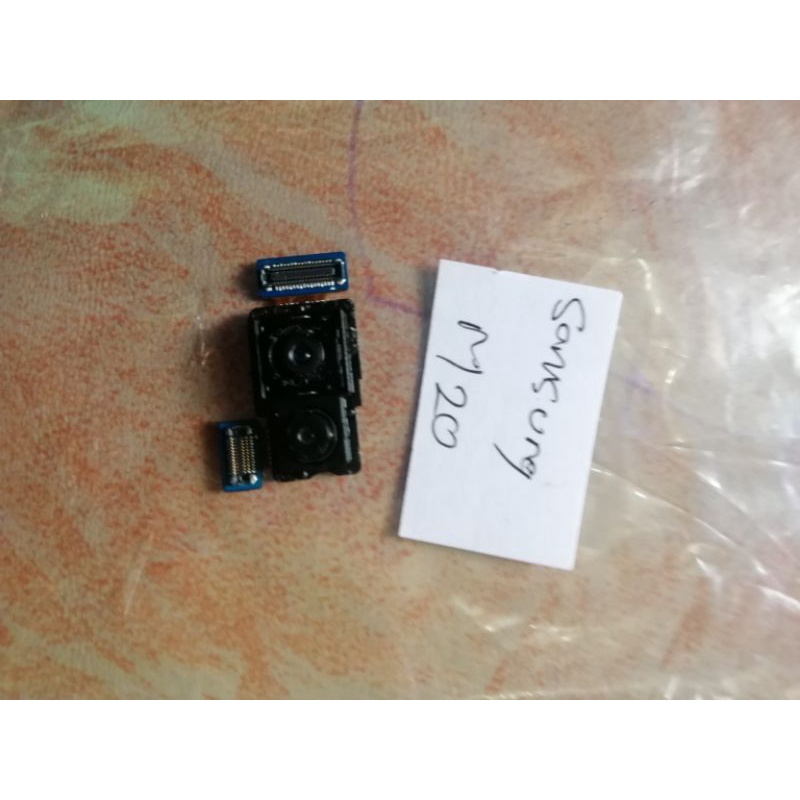 kamera belakang samsung m20