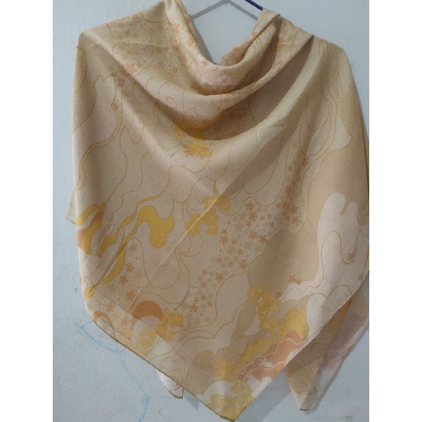 PRELOVED RAYA SCARF LIGHT KAMI IDEA