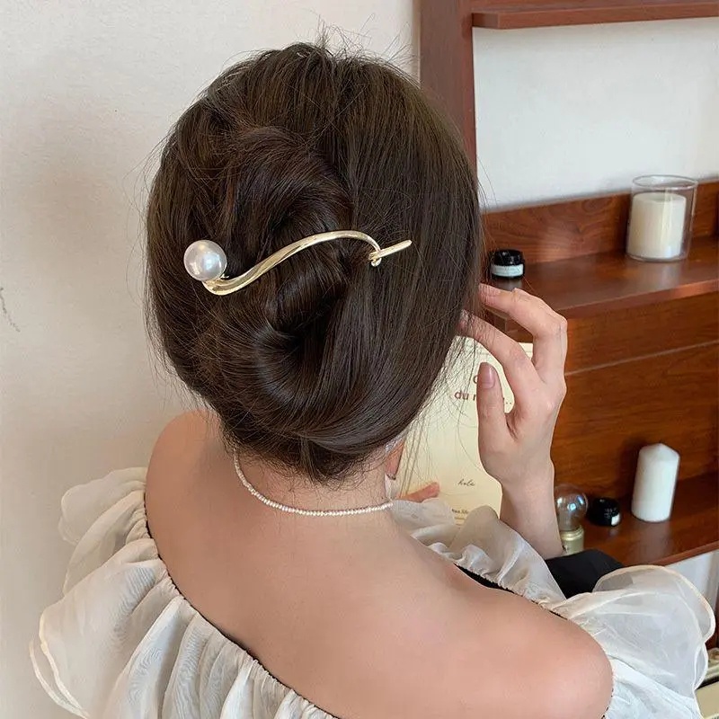 Jepit Rambut Bentuk Kupu-Kupu Hati Aksen Mutiara Gaya Retro Untuk Wanita