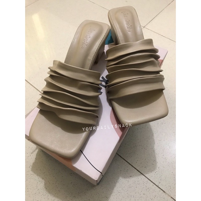 NAMU HEELS PIXFOOTWEAR X HONEYKWK