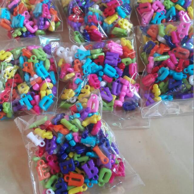 

Huruf kapital plastik tebal