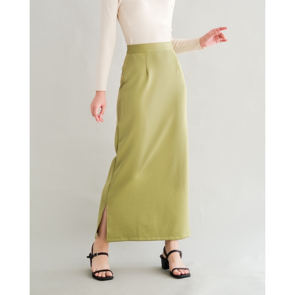 Myrubylicious SHEINA BASIC LONG SKIRT