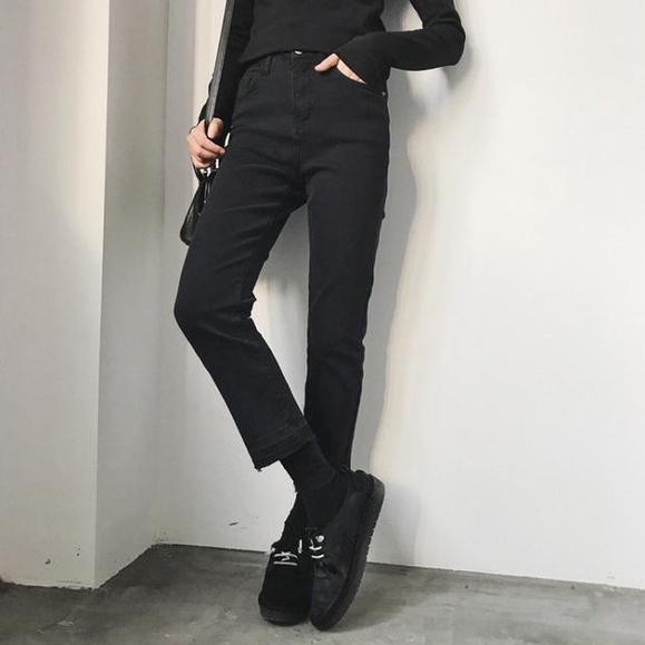 【 Penawaran Istimewa 】Kemeja Garis-garis Korean / Kemeja Oversize Lengan Panjang ImportCelana Jeans Wanita // Celana Jeans Wanita HighWaist Hitam Pinggang Tinggi //  Celana jeans stretch // Celana Pensil Wanita