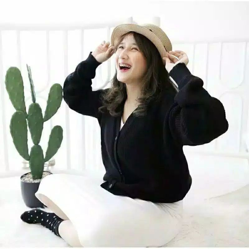 MALIKA CARDY OVERSIZE / Cardigan Rajut Oversize / Baju Rajut / Cardi Crop-Hitam