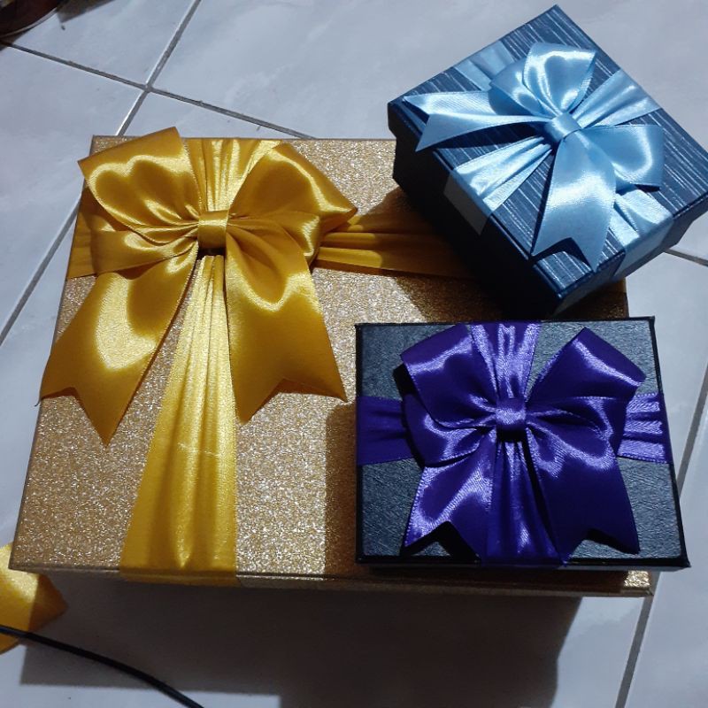 HARDBOX GIFTBOX GOLD EMAS BLINGBLING KOTAK KADO Custom Size dan Warna Box Hadiah