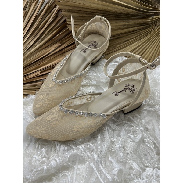 sepatu wanita azwina cream tali 3cm kaca