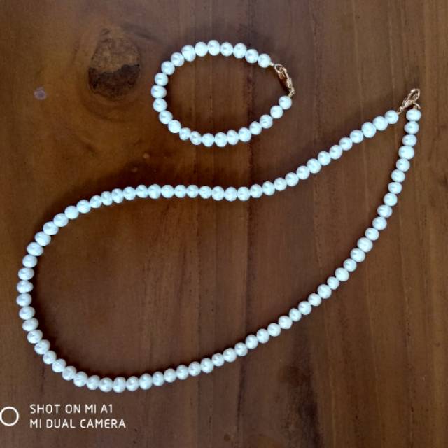Set kalung gelang anak mutiara air tawar bulat pengait rhodium