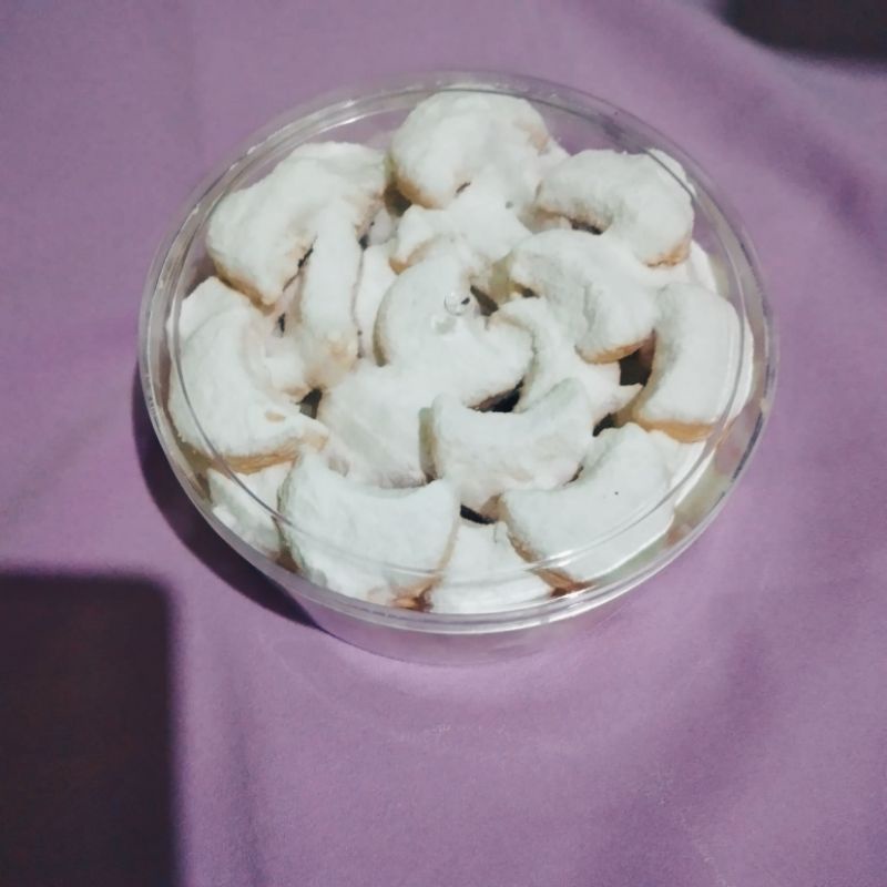 

kue putri salju teh ati