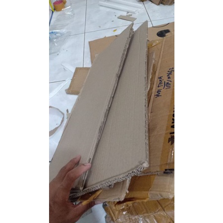 

Packing dus (menggunakan dus bekas) untuk berat bervolume atau 4 kg