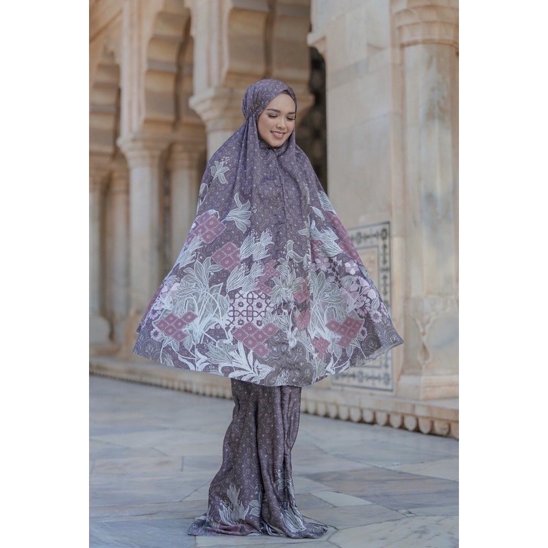 PL Buttonscarves Prayer Robe Maharani Bhura