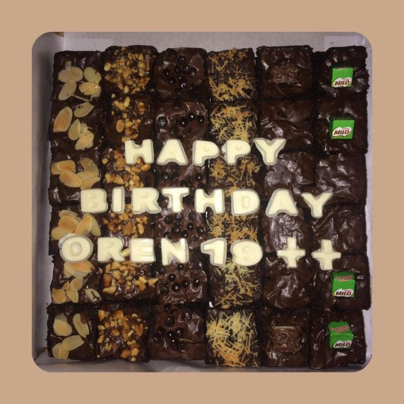 

BROWNIES CUSTOM/BROWNIES UCAPAN/FUDGE BROWNIES/BROWNIES SEKAT/BROWNIES POTONG/BROWNIES COKLAT