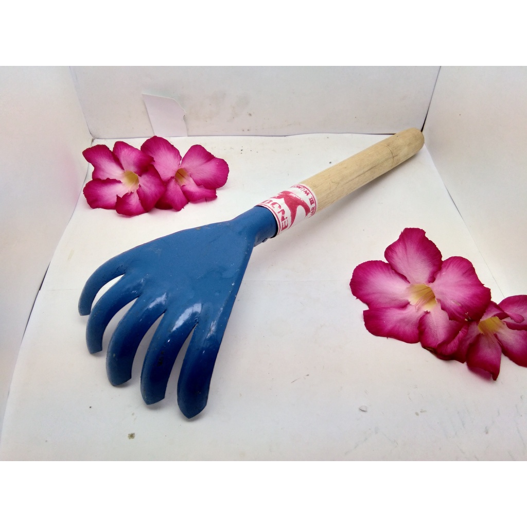 Garuk / Garuk Tangan / Garuk Sampah / Garuk Jerami / Garuk Tanah / Garuk Sampah