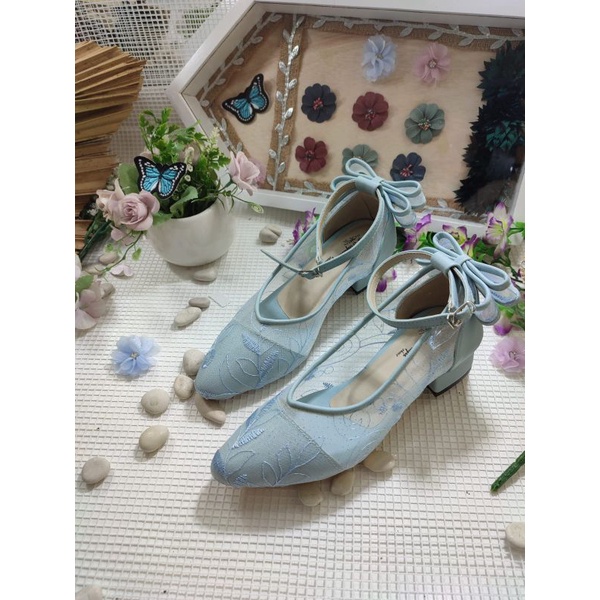 sepatu karinaa babyblue pita cantik tinggi 3cm tahu