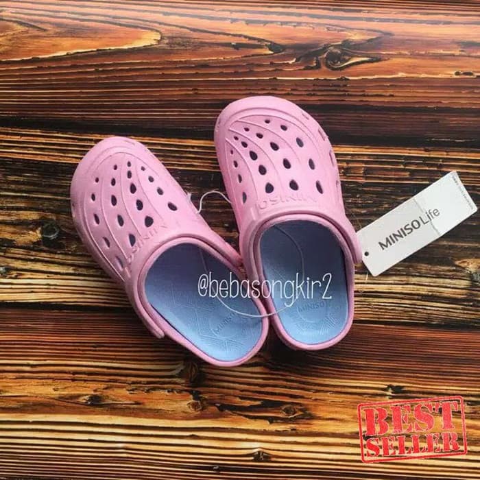 sandal crocs miniso