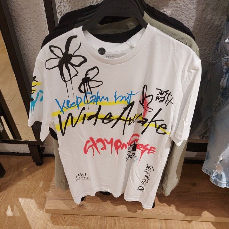 NEW BERSHKA MAN KAOS MOTIF