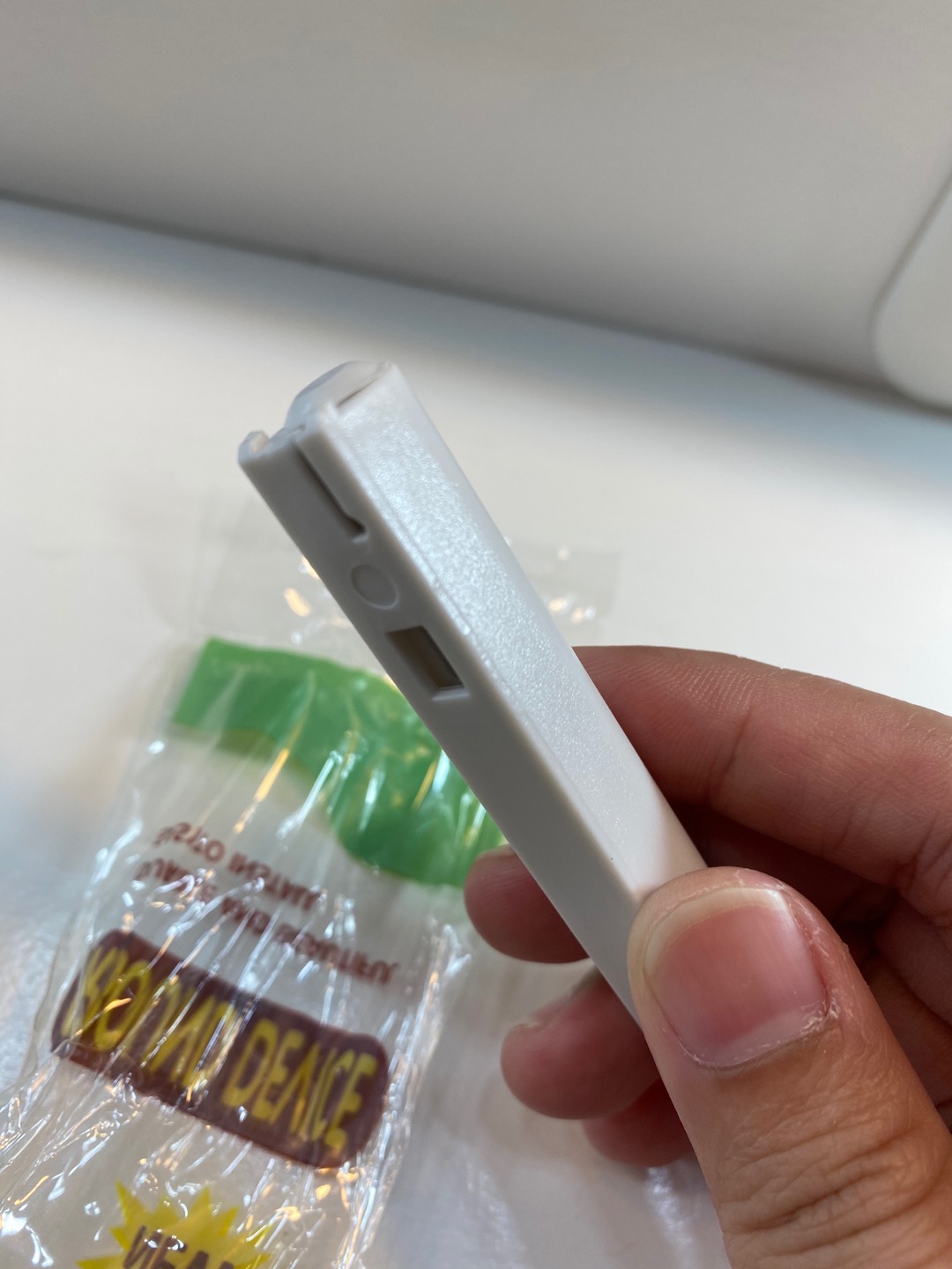 Catches Bulat Plastik + Magnet Push Open Pintu Kayu Putih Lemari Laci Kabinet Push To Open