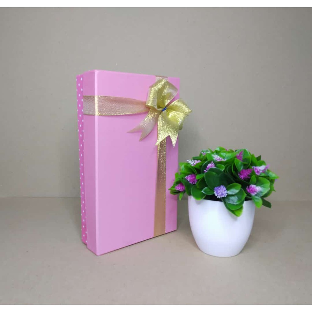 

HardBox / Kotak kado Pink Totol+Pita P25cm X L15cm X T5cm