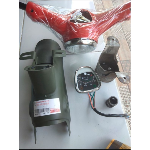 KEPALA C70 WARNA HITAM ATAU MERAH SET PANGKON STANG DAN SPAKBOR BELAKANG MERK THRESTAR