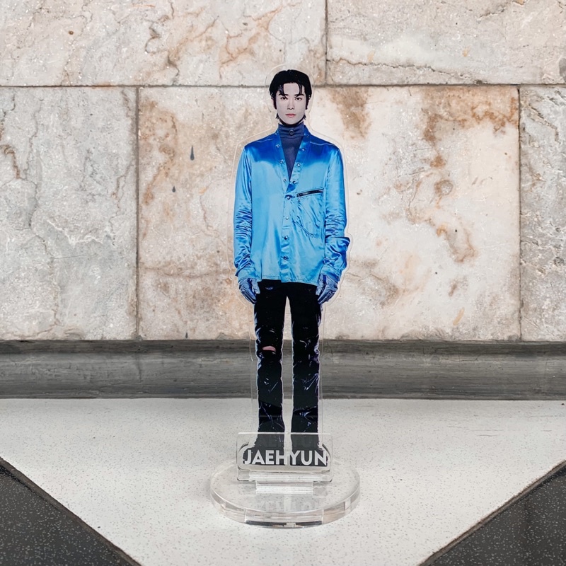 CUSTOM ACRYLIC STANDEE (with text)