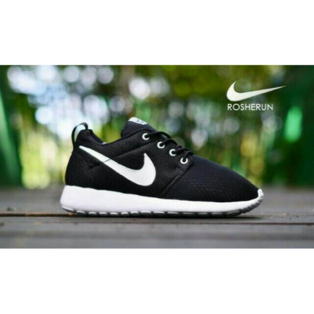 Sepatu Nike Roshe Run Full Black Hitam Putih Sekolah Formal Kerja