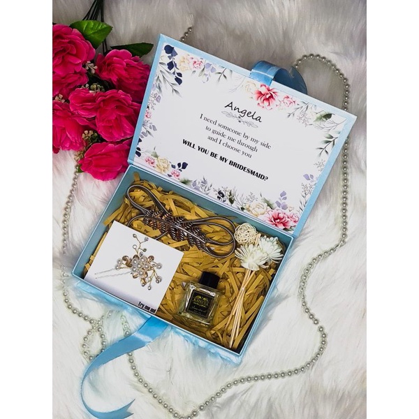 

Wedding Hampers/Bestmen Hampers/Bridesmaid Hampers - TYPE D