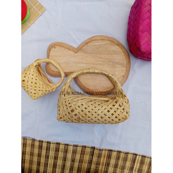 

(B175) Tas Permen Bambu 7cm tas anyaman /Hadiah/Kado/Gift/Ulangtahun/Makanan/Aksesoris/Camilan/Thanksgiving/Valentine