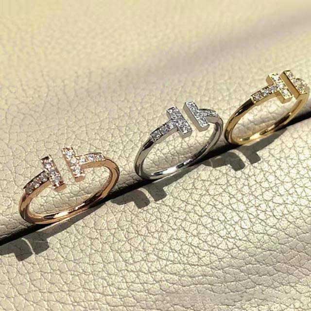 Cincin Berlian Kristal 3 Warna Bahan Titanium Steel Dapat Disesuaikan Untuk Pria Dan Wanita