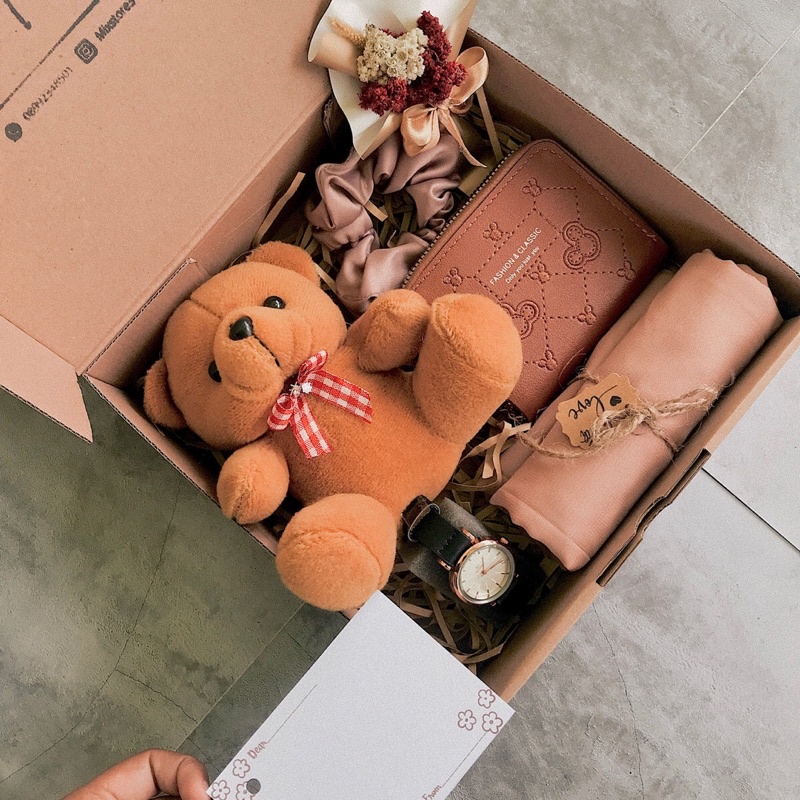 KADO ULANG TAHUN/HAMPERS ULANG TAHUN/GIFT BOX ULTAH/KADO PACAR/KADO ULTAH SAHABAT/HAMPERS SIDANG SKR