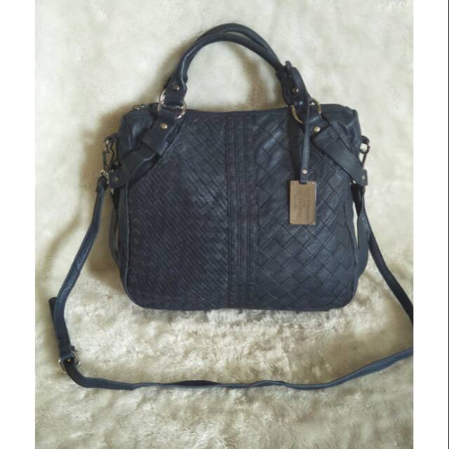 Tas Tomboy wiz..kulit asli..ukuran 30.30..mulus..