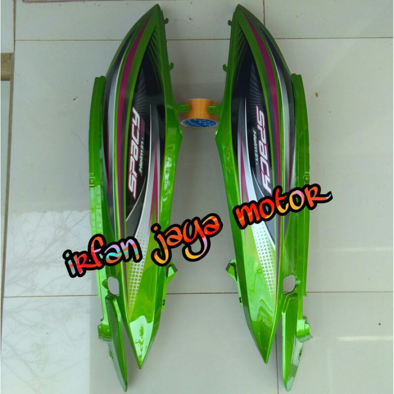 Cover body belakang Honda Spacy hijau plus striping