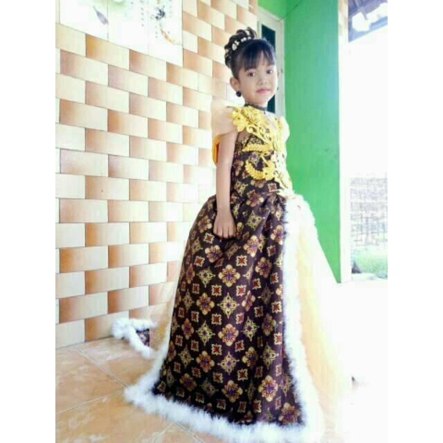 Gaun pesta anak kombinasi batik