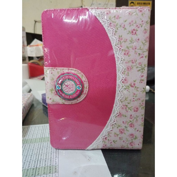 al quran terjemah dompet wanita muslimah A5 (15×21cm)