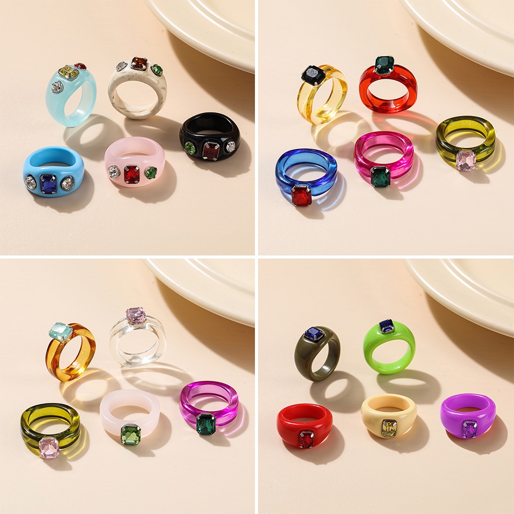 YEEZII 5pcs / Set Cincin Bahan Resin Akrilik Aksen Berlian Warna-Warni Gaya Korea Untuk Wanita