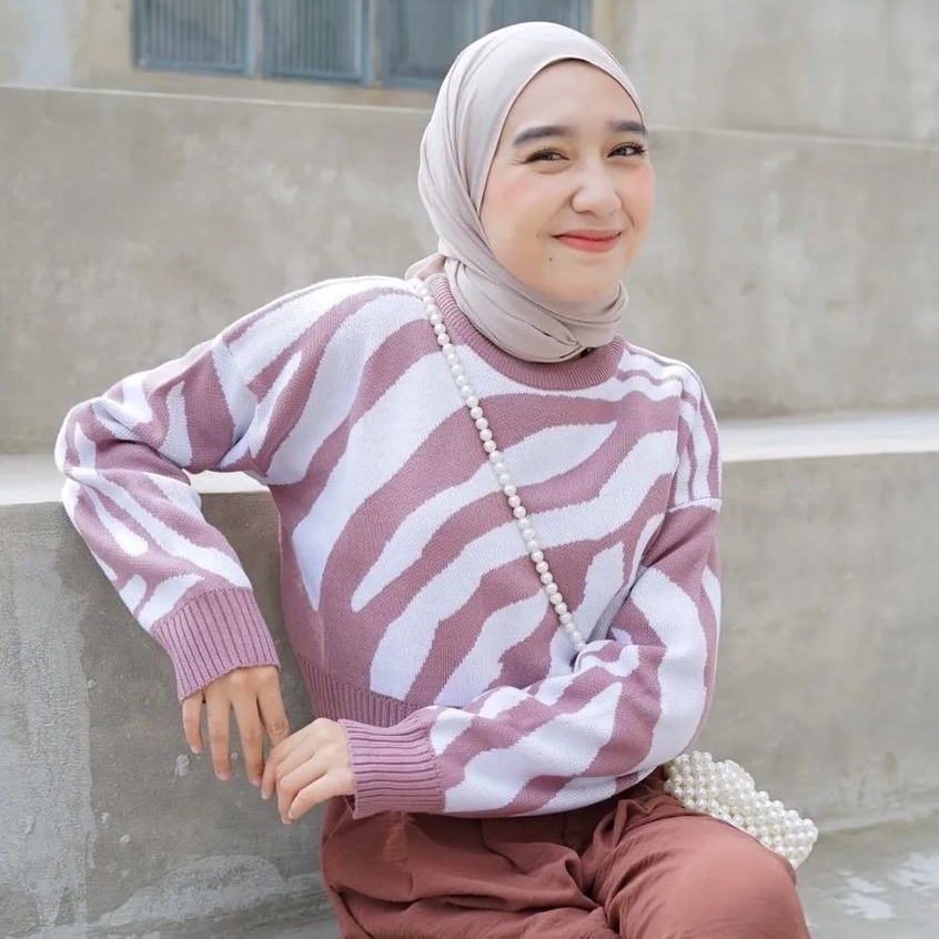 Sweater Rajut Tebal - Arabel Zebra Crop Sweater