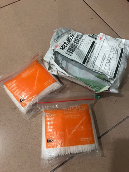 Tusuk Gigi Plastik Suapi Isi 600 Pcs/biji