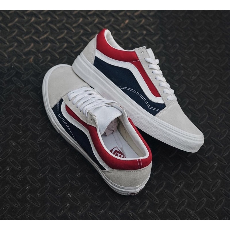 (SALE) V4NS OLDSKOOL RETRO BLOCK WHITE RED BLUE