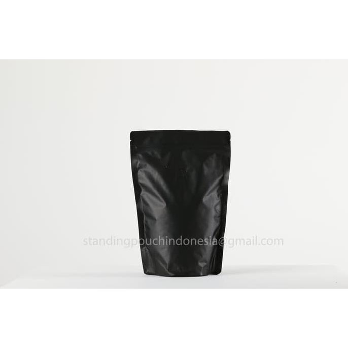 

KEMASAN KOPI STANDING POUCH 250G (VALVE + ZIPPER) HITAM *PREMIUM* 1