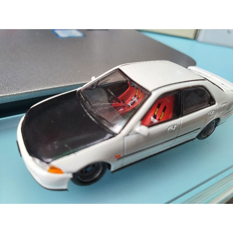 Inno64 Honda Civic Ferio SiR - White