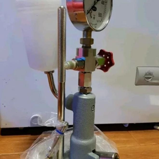 Diesel Injection Nozzle Tester Npa Di-50B By Toyo Tech Co. Ltd Osaka