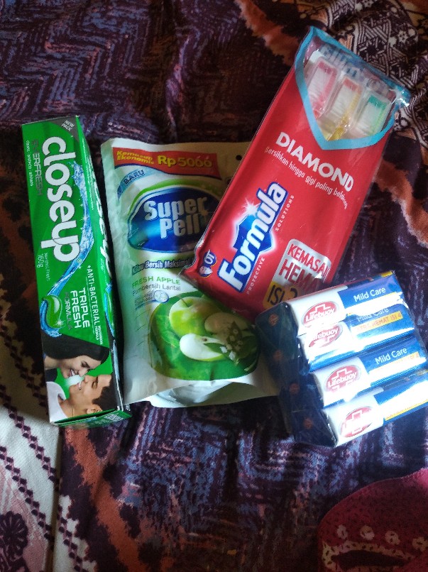 Super Pell Pembersih Lantai Kemasan Ekonomis 280ml 5.000