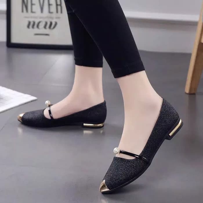 Flat Shoes Wanita Alodia SDB110