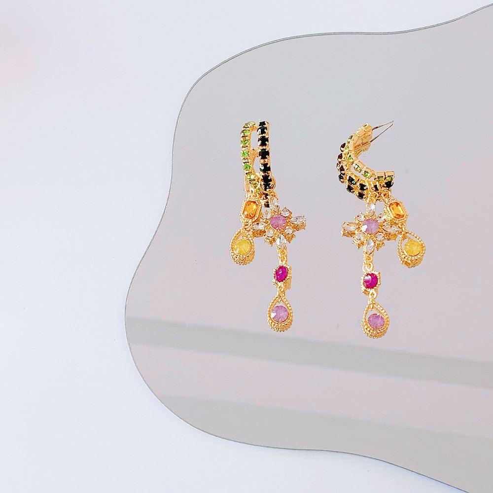 NEEDWAY Anting Salib Perempuan Kepribadian Retro Perancis Fashion Perhiasan Rumbai Kristal Menjuntai Earrings