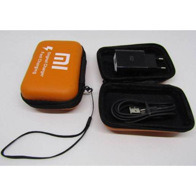 TAS / BAG penyimpanan + CHARGER merek XIAOMI Fast Charqing