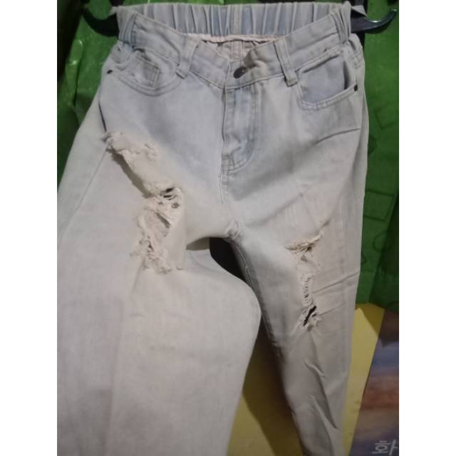 Preloved Ripped Jeans