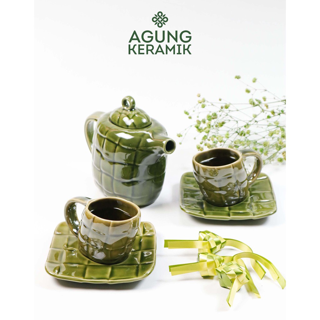 

Parcel Ketupat Agung Keramik| cangkir dan Teko Hampers Ketupat Lebaran