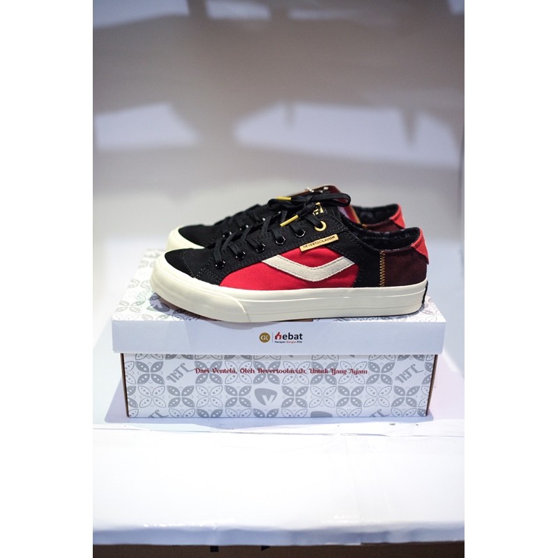 Ventela X Nevertoolavish X Yang Ayam Kaesang Low