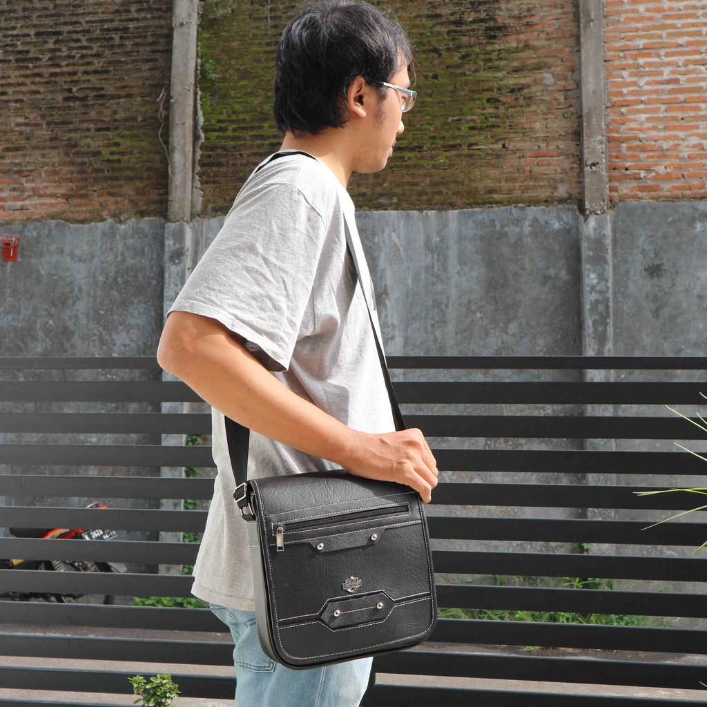 Jual Tas Selempang Kulit Warna HItam Besar Elegant Keren Kerja Casual Awet Bagus